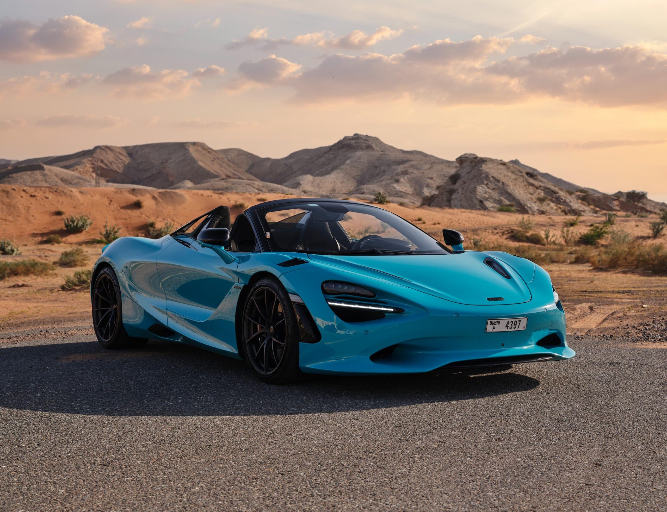 Mclaren 750S Spyder — Tiffany Blue luxury car rental Dubai — view 1