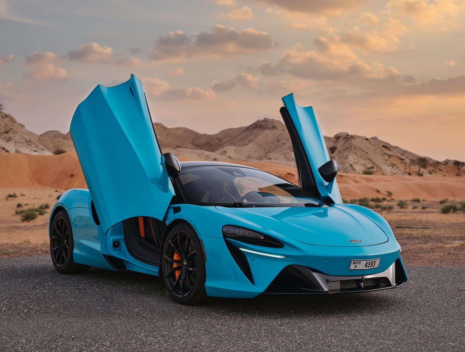 Mclaren Artura — sports car rental Dubai