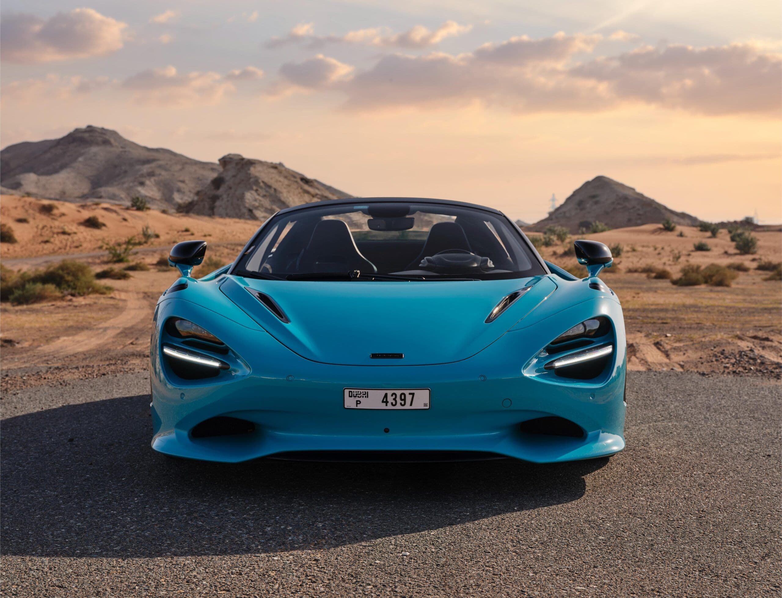 Mclaren 750S Spyder — Tiffany Blue luxury car rental Dubai — view 3