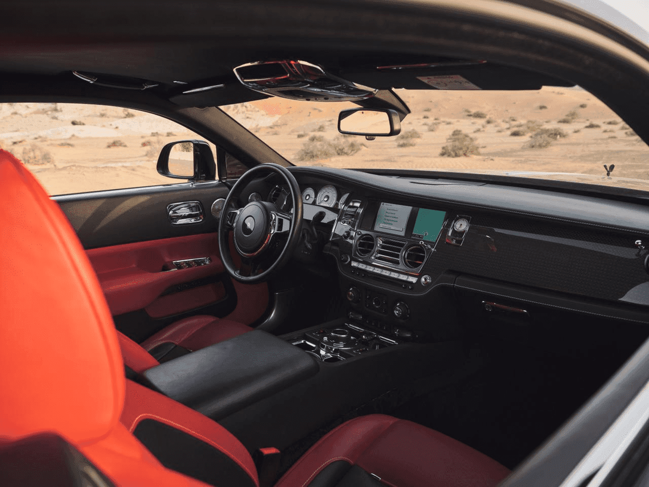 Rolls Royce Wraith Black Badge — Black luxury car rental Dubai — view 5